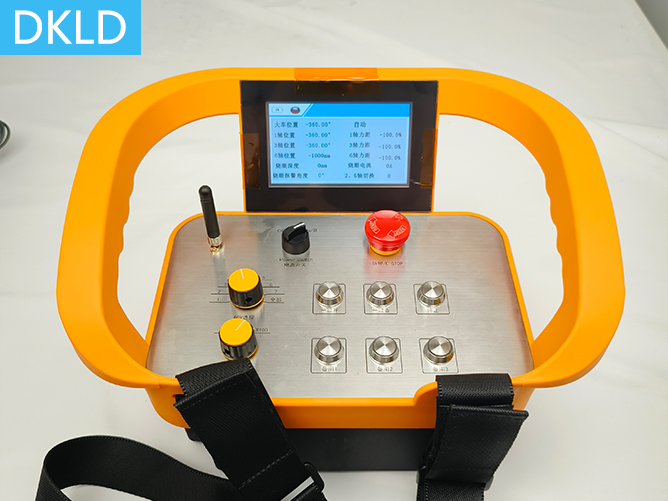 1发1收100米双向反馈4.3寸组态屏工业无线遥控器